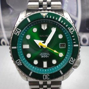Mod SEIKO 150M SCUBA DATE MENS WATCH 7002-700J 'GREEN PROFESSIONAL' (JAN…